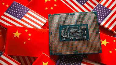 拜登政府：接受 CHIPS 法案補助的半導體制造商不得在中國